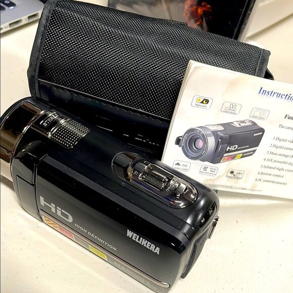 Welikera Camera Camcorder IR Night Vision,HD 1080P 24MP 16X Digital Zoom EUC - Picture 1 of 11